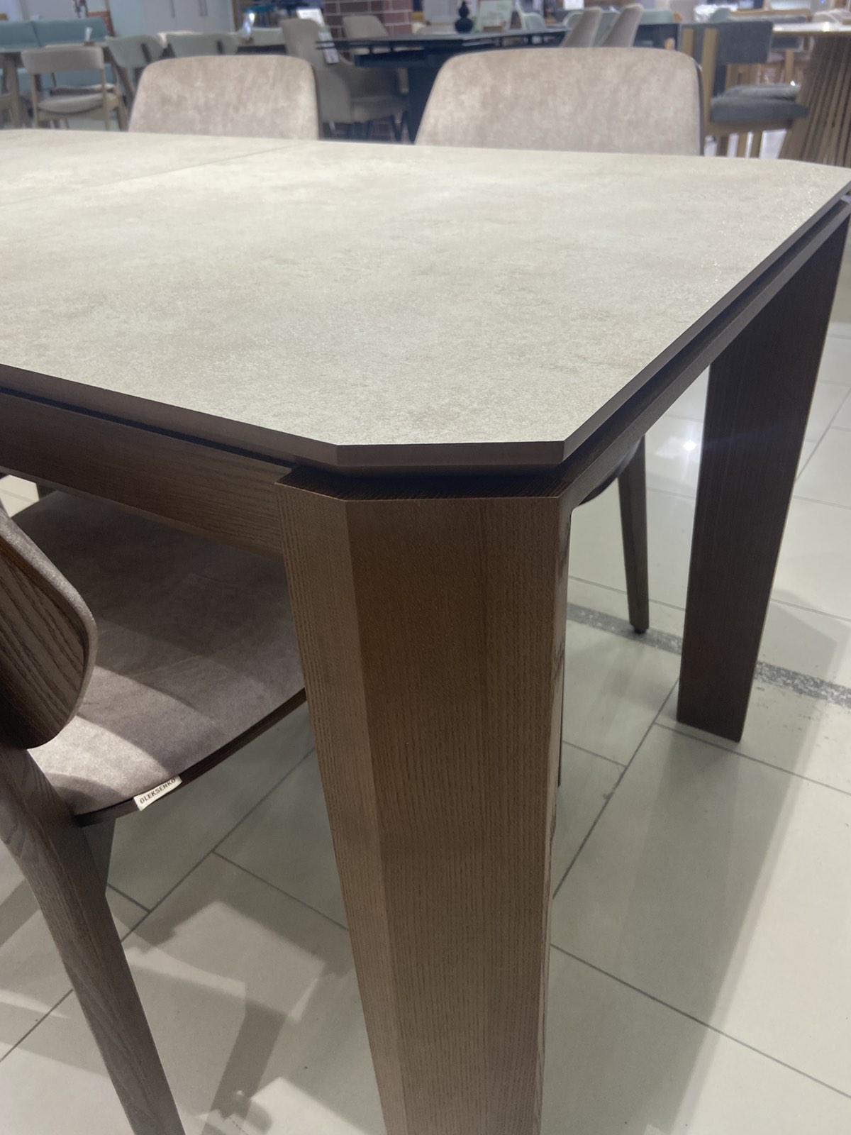 Дерев'яні ніжки столу Варгас масив